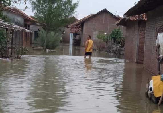 Bantuan Korban Luapan Sungai Bodri di Dusun Pilangsari Pidodokulon 