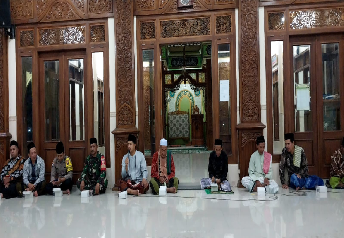 Pemdes Pidodokulon Laksanakan Tarawih Keliling Pertama di Masjid Nurul Huda